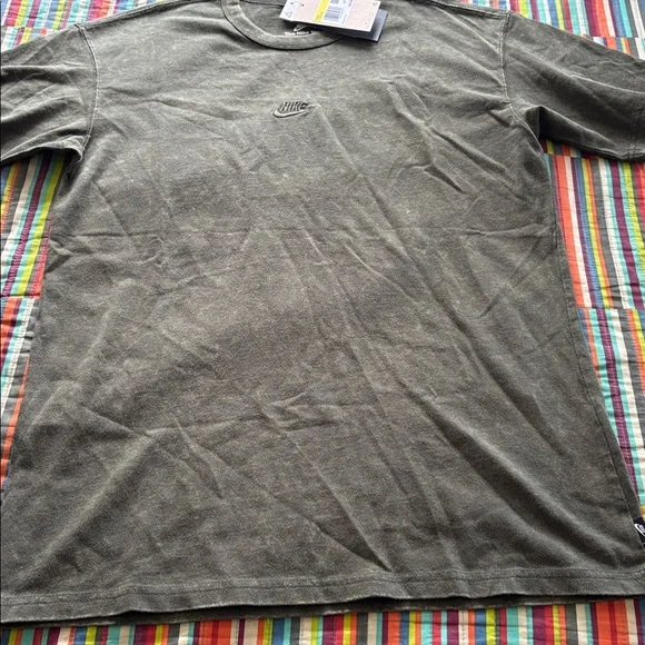 Nike Olive Green Embroidered Swoosh Short Sleeve Tee small loose fit nwt - Picture 6 of 13